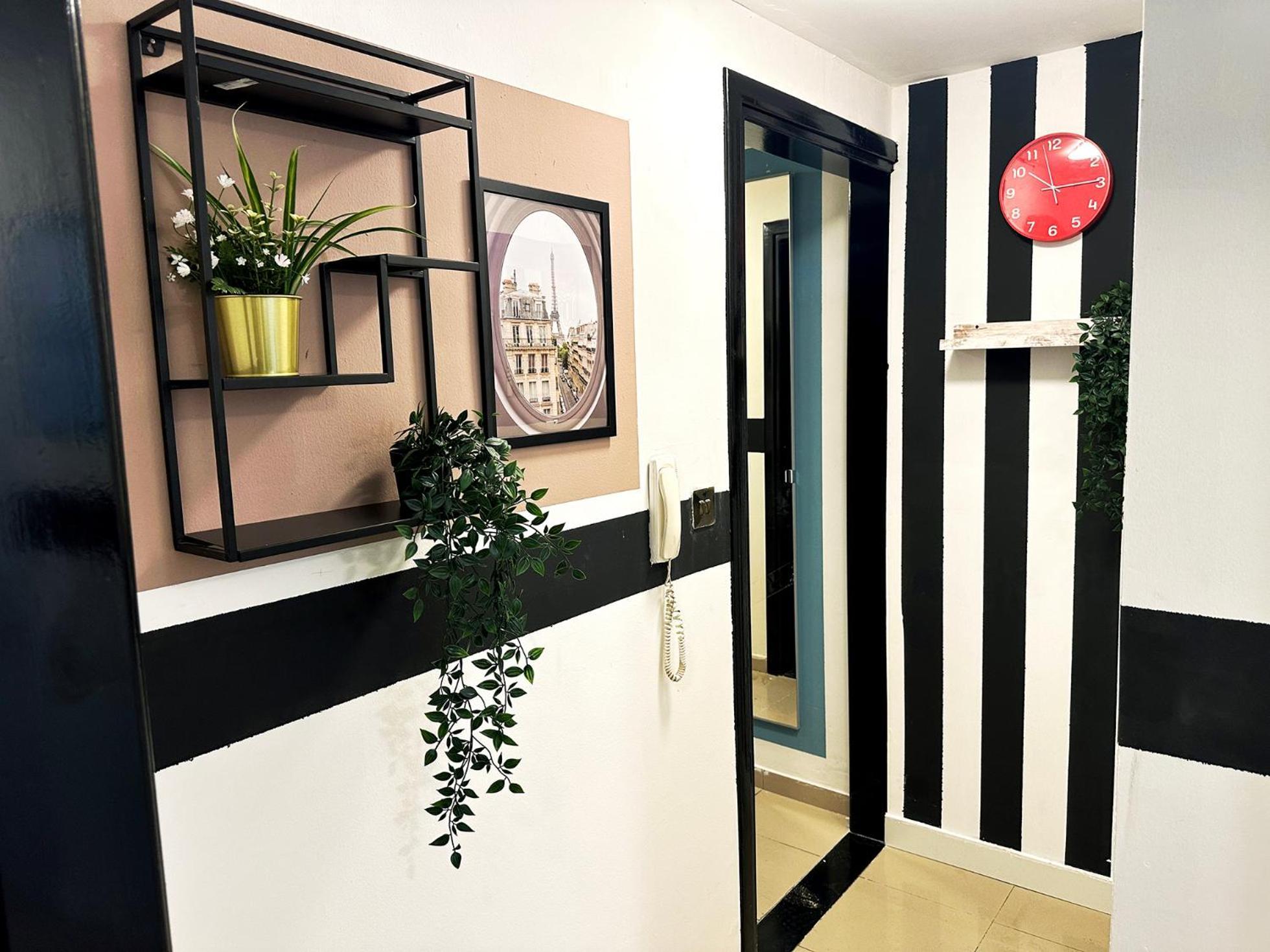 Partition Room In Al Seef Near Burjuman Metro Dubai Exterior foto