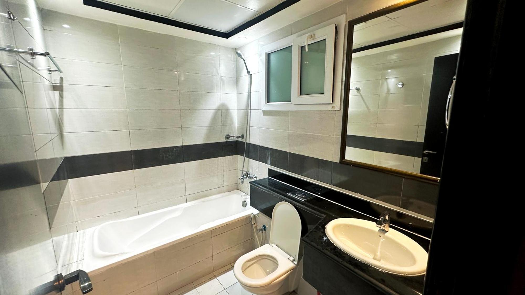 Partition Room In Al Seef Near Burjuman Metro Dubai Exterior foto
