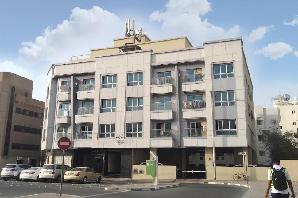 Partition Room In Al Seef Near Burjuman Metro Dubai Exterior foto
