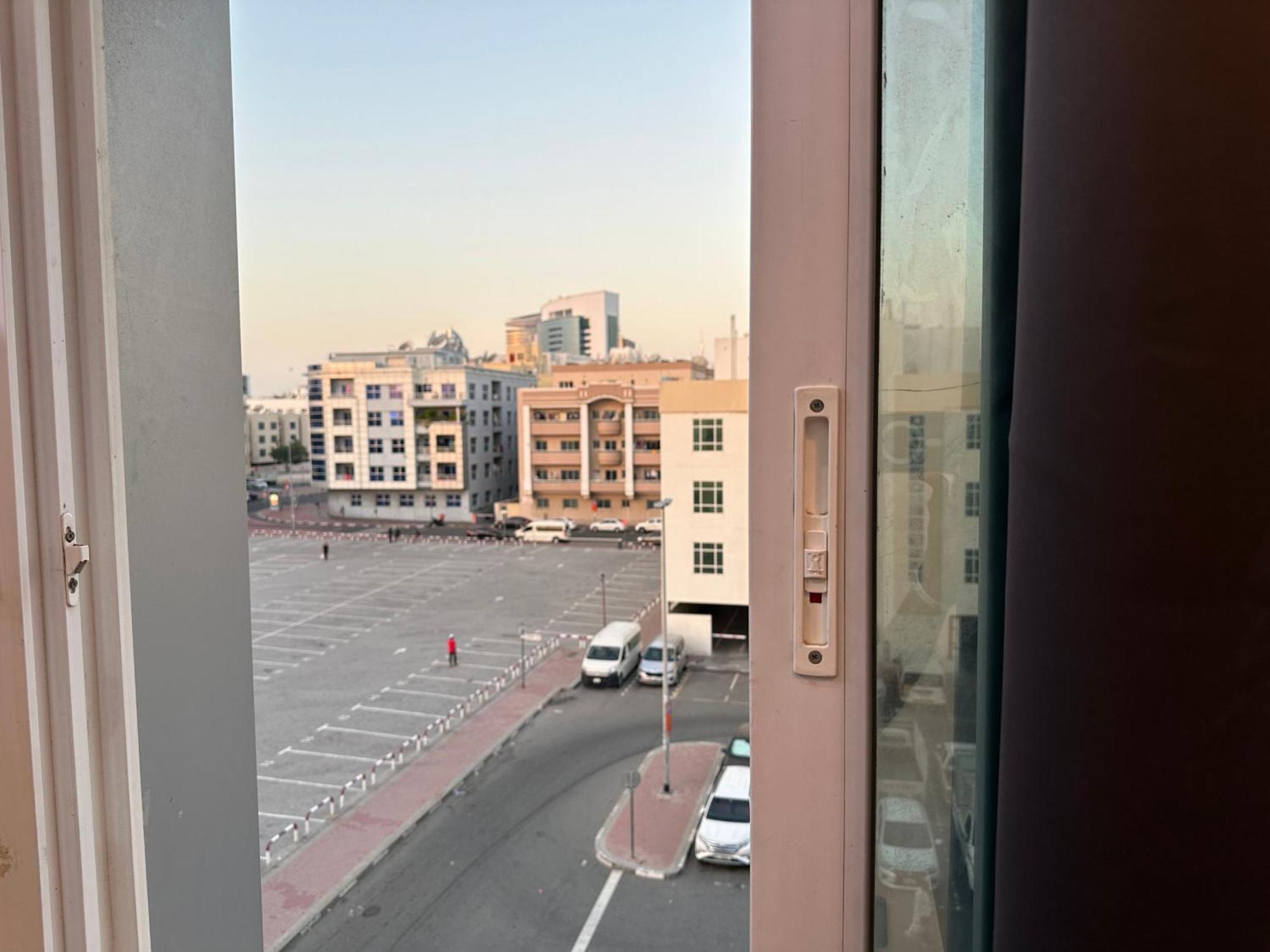 Partition Room In Al Seef Near Burjuman Metro Dubai Exterior foto